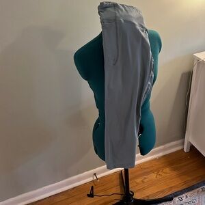 Under Armour leggings with side pockets